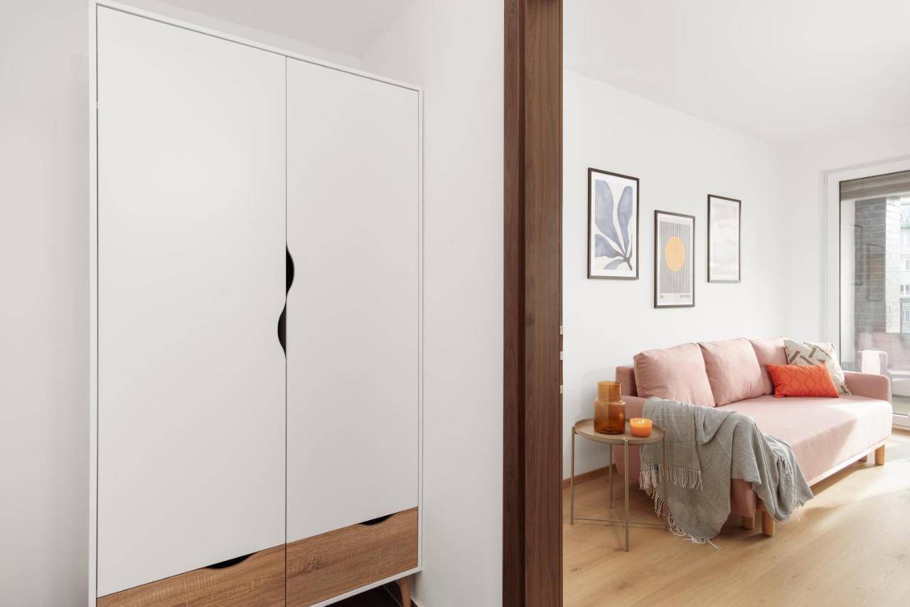 Days - Stylish W Balcony - Trendy Neighborhood Appartement *